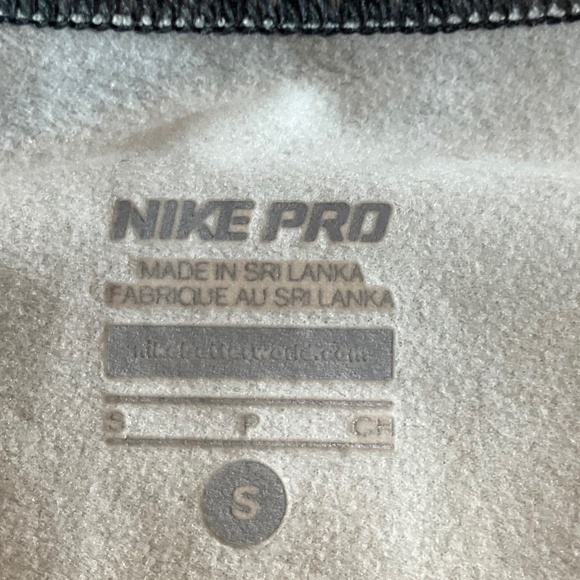 Nike Pro Running Gym Athletic Stretch Top Mod Print Active Layering Gray White S - Picture 10 of 10